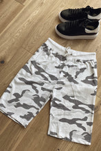 Load image into Gallery viewer, Sleeveless Hoodie &amp; Shorts Set Camo